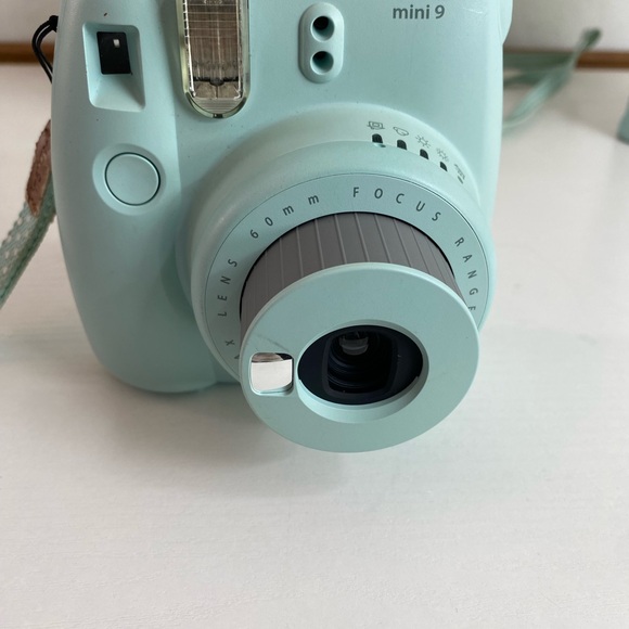 Fujifilm Instax Mini 9 Instant Camera & Case- Teal - Picture 7 of 11